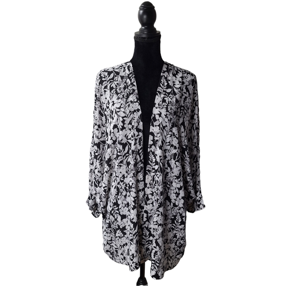 Lane Bryant 22/24 Black White‎ Floral Open Front Dolman Sleeve Kimono